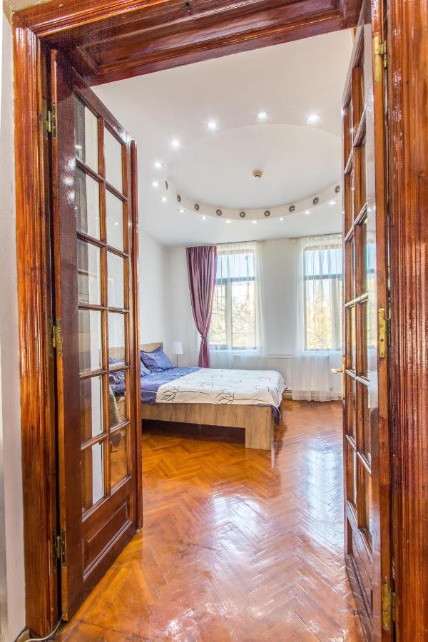 Apartment Faryna Букурещ Екстериор снимка